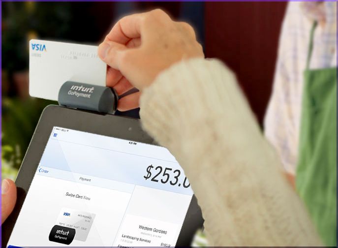 7 Mobile Credit Card Readers for Businesses